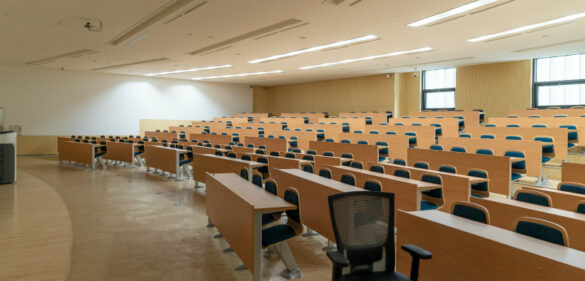 empty-classroom-filled-with-desks-and-chairs